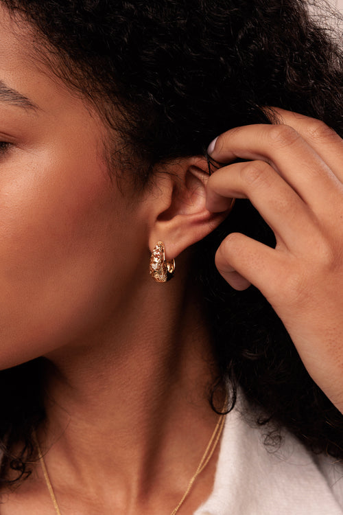 Gold & Diamond Wallpaper Domed Huggies