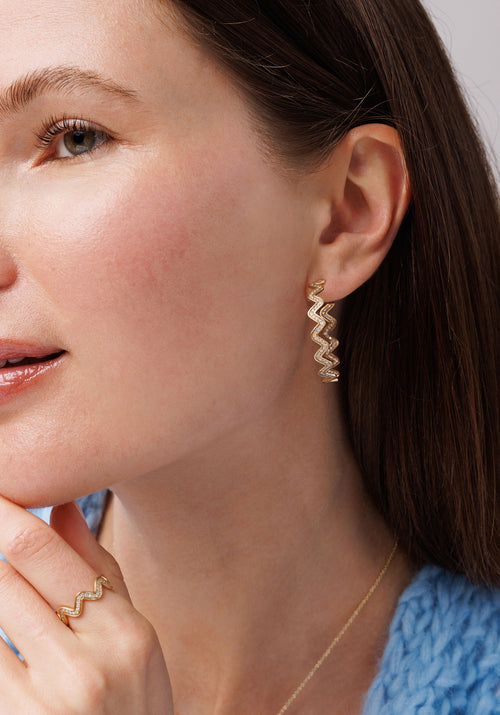 Gold & Diamond Wavy Ring